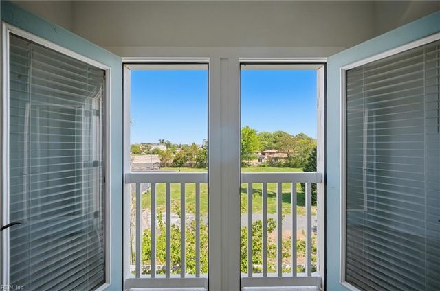 7922 Shore Dr Apt 307, Norfolk, VA 23518