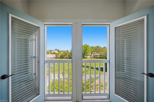 7922 Shore Dr Apt 307, Norfolk, VA 23518