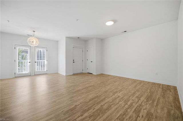 7922 Shore Dr Apt 307, Norfolk, VA 23518