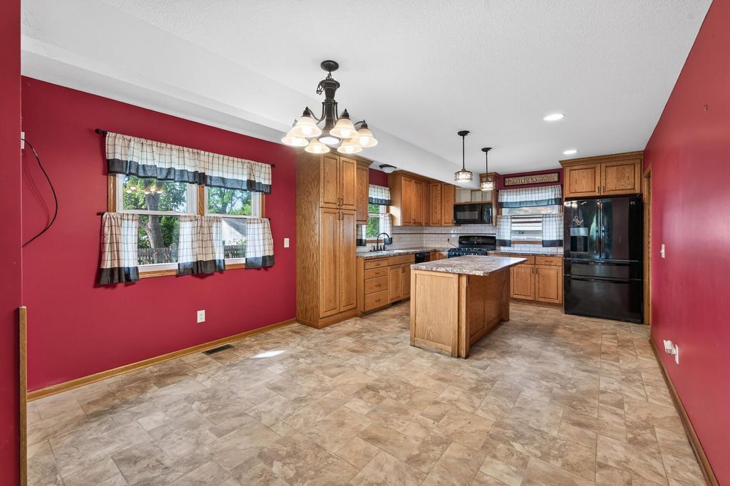 4422 Madison Street NE, Columbia Heights, MN 55421 — photo 2