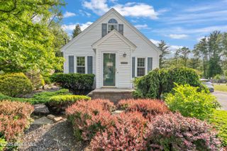 2400 Curry Road, Schenectady, NY 12303