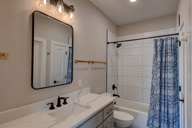 1808 N Chateau Lane, Kerrville, TX 78028