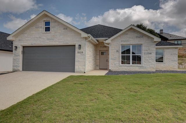 1808 N Chateau Lane, Kerrville, TX 78028