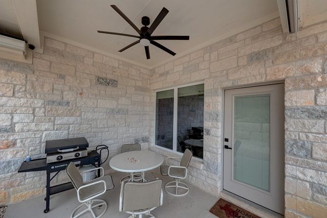 1808 N Chateau Lane, Kerrville, TX 78028
