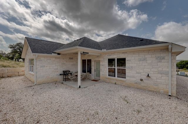 1808 N Chateau Lane, Kerrville, TX 78028