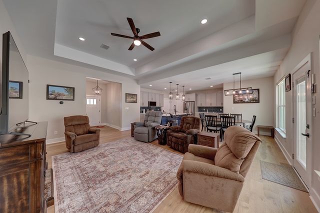 1808 N Chateau Lane, Kerrville, TX 78028