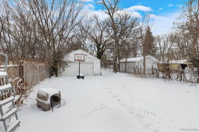 18468 Winthrop Street, Detroit, MI 48235