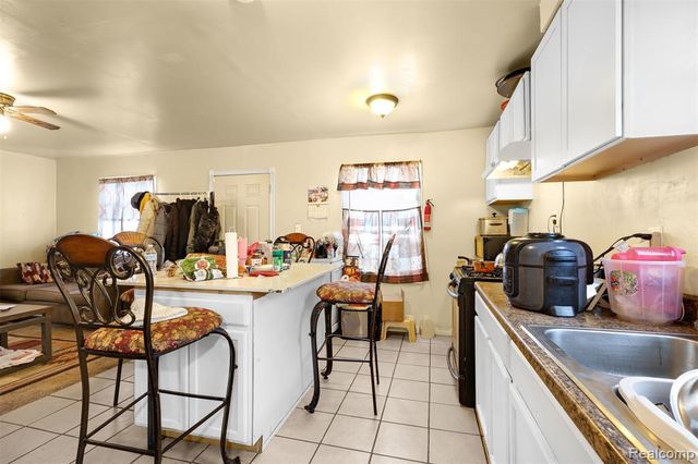 18468 Winthrop Street, Detroit, MI 48235