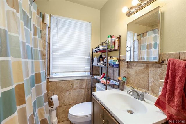 18468 Winthrop Street, Detroit, MI 48235