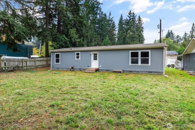 7895 San Juan Avenue, Clinton, WA 98236