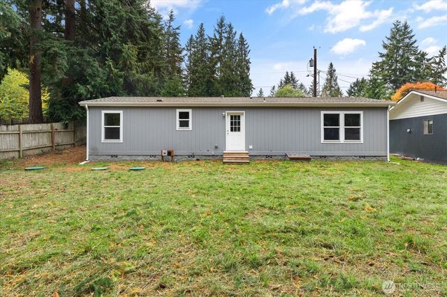7895 San Juan Avenue, Clinton, WA 98236