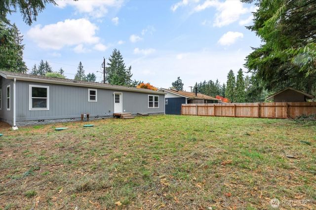 7895 San Juan Avenue, Clinton, WA 98236