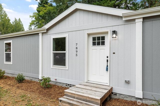 7895 San Juan Avenue, Clinton, WA 98236