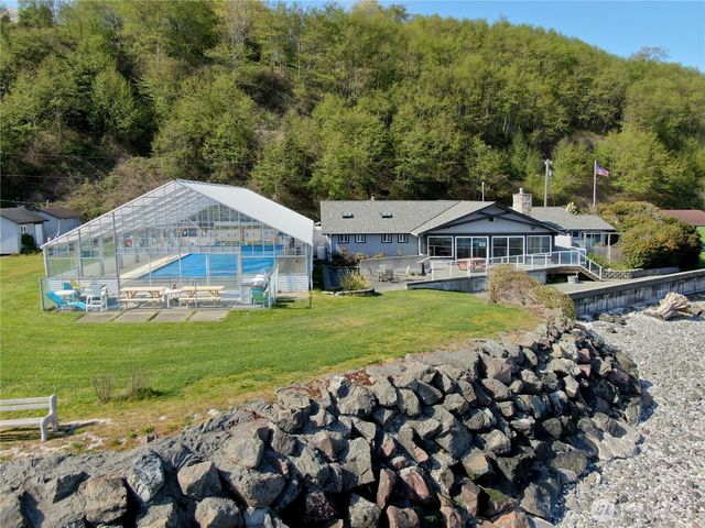 7895 San Juan Avenue, Clinton, WA 98236