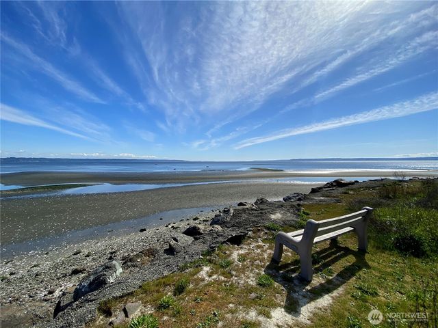 7895 San Juan Avenue, Clinton, WA 98236