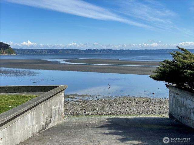 7895 San Juan Avenue, Clinton, WA 98236