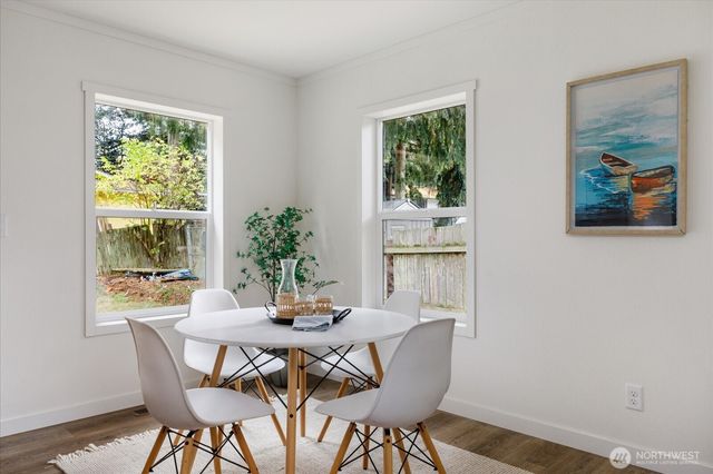 7895 San Juan Avenue, Clinton, WA 98236