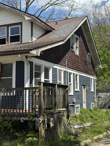 1311 James Street, Kalamazoo, MI 49001