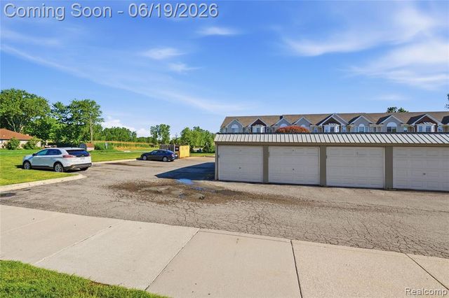 35024 Windsor Drive 35, New Baltimore, MI 48047