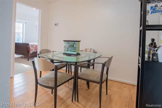 3559 Port Cove Drive 25, Waterford, MI 48328