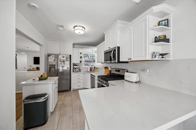 3110 Castlewood Street, Houston, TX 77025