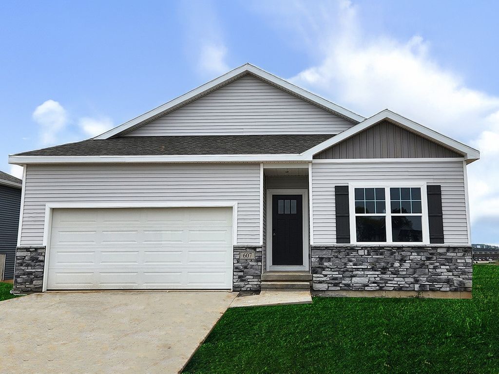 805 Fireside Drive NW, Bondurant, IA 50035