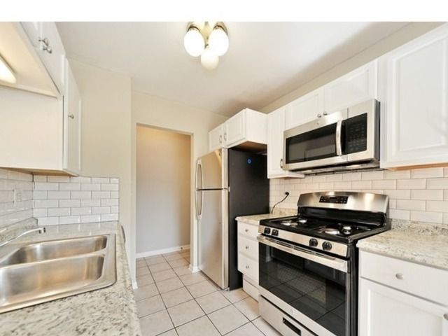 8653 W Foster Avenue 2B, Chicago, IL 60656