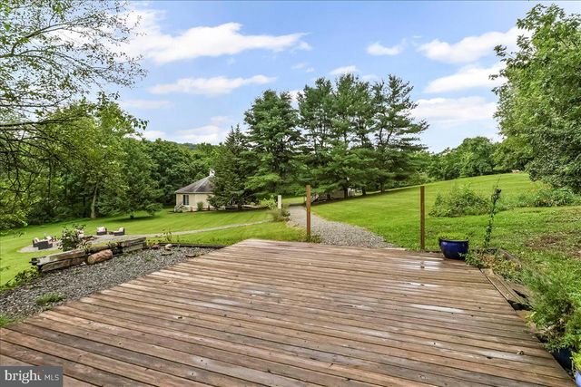 1962 TOLLGATE RD, Palm, PA 18070