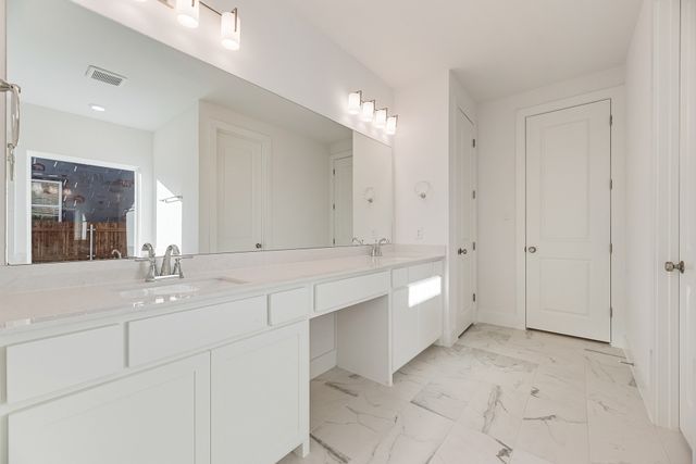 7440 Pondview Lane, Fort Worth, TX 76123