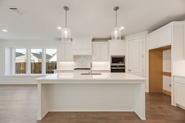 7440 Pondview Lane, Fort Worth, TX 76123