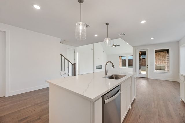 7440 Pondview Lane, Fort Worth, TX 76123