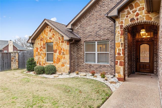 61 North Shore Circle, Waco, TX 76708