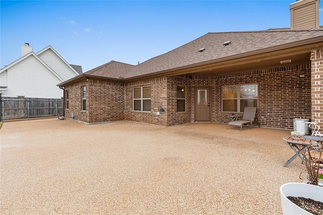 61 North Shore Circle, Waco, TX 76708