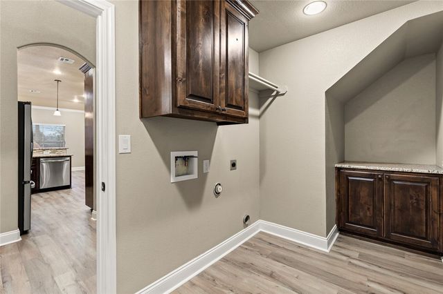 61 North Shore Circle, Waco, TX 76708