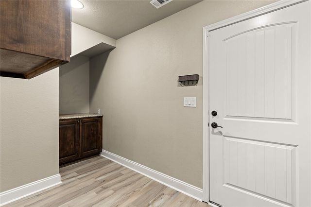 61 North Shore Circle, Waco, TX 76708