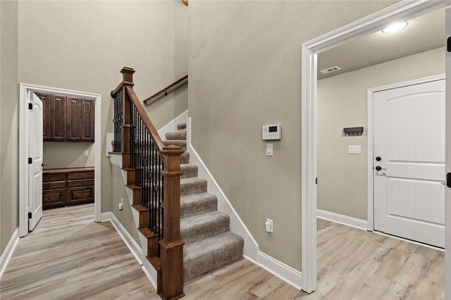 61 North Shore Circle, Waco, TX 76708