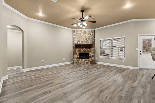 61 North Shore Circle, Waco, TX 76708