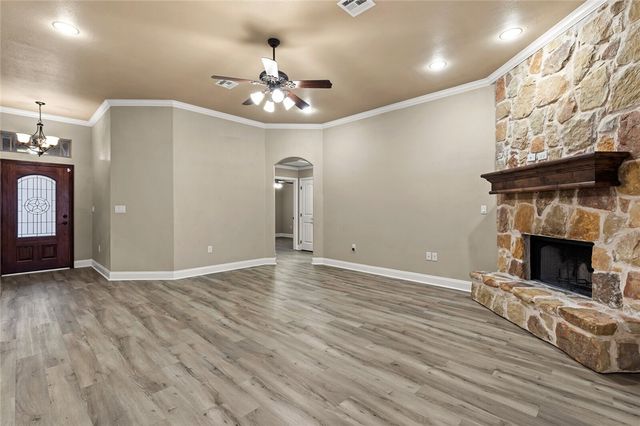 61 North Shore Circle, Waco, TX 76708