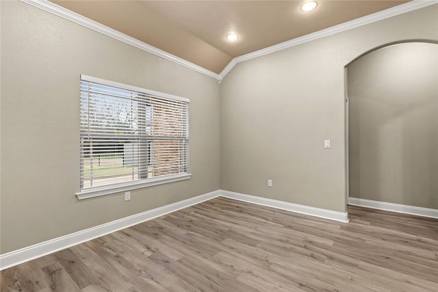 61 North Shore Circle, Waco, TX 76708