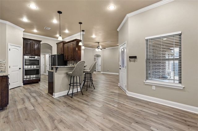 61 North Shore Circle, Waco, TX 76708