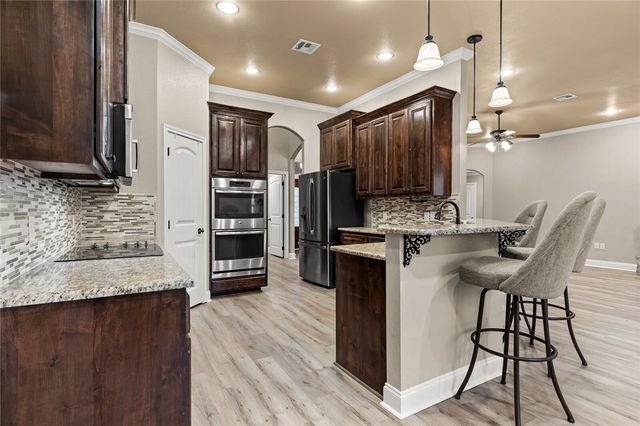61 North Shore Circle, Waco, TX 76708