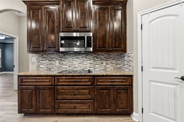 61 North Shore Circle, Waco, TX 76708