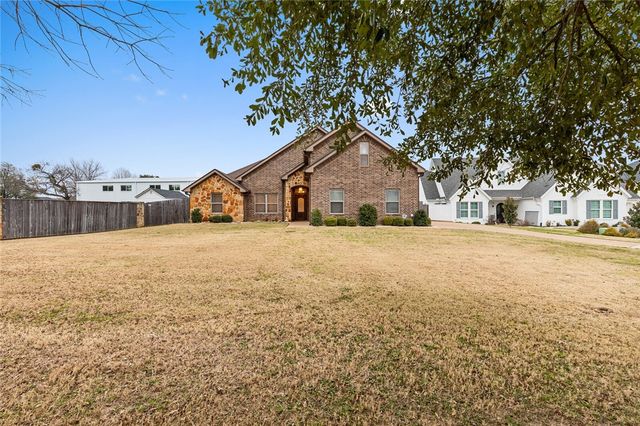 61 North Shore Circle, Waco, TX 76708