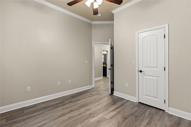 61 North Shore Circle, Waco, TX 76708