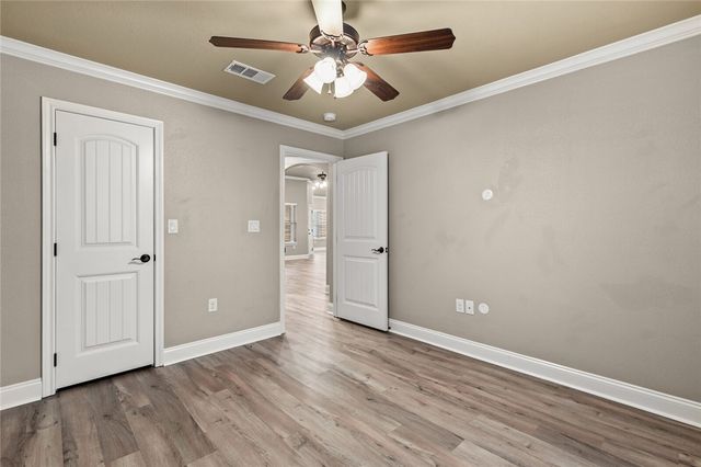 61 North Shore Circle, Waco, TX 76708