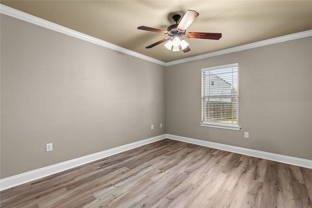 61 North Shore Circle, Waco, TX 76708