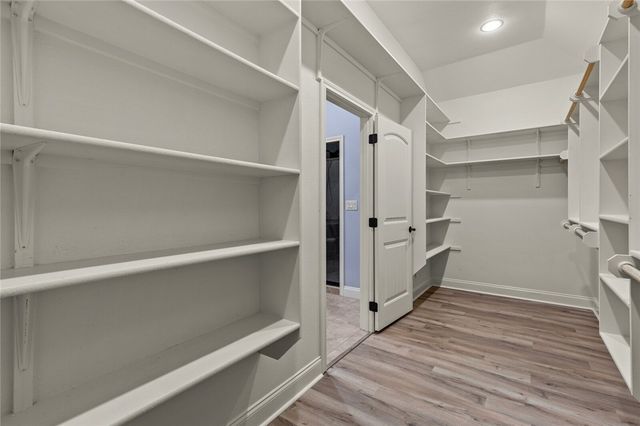 61 North Shore Circle, Waco, TX 76708