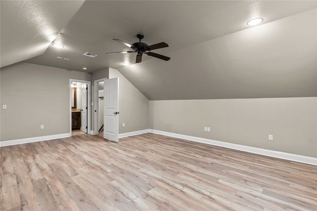 61 North Shore Circle, Waco, TX 76708