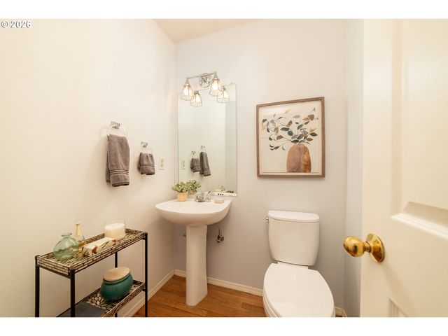 5028 Sw VIEW POINT Ter, Portland, OR 97239