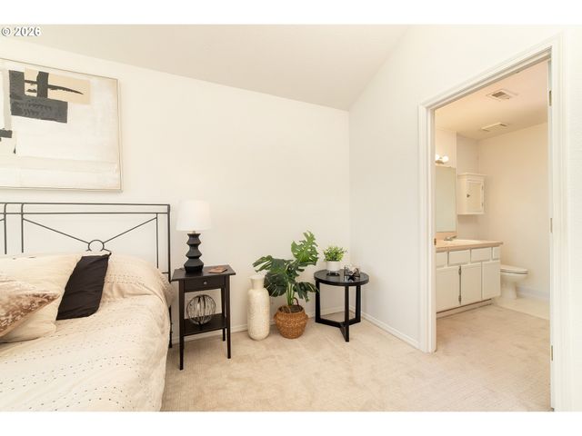 5028 Sw VIEW POINT Ter, Portland, OR 97239